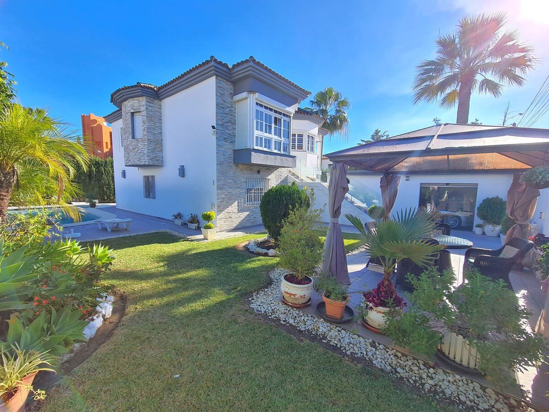 Villa in Estepona, Andalusia, Spain 1 - 16779028