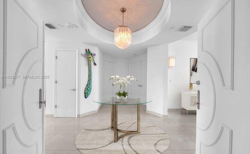 Condo in Miami Beach, Florida, United States 1