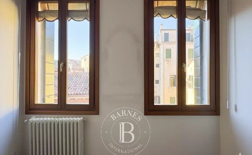 Castle for Sale in Venice, Veneto, Italy