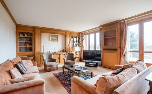 Château For Sale, 15 Rooms Le Vesinet 78110