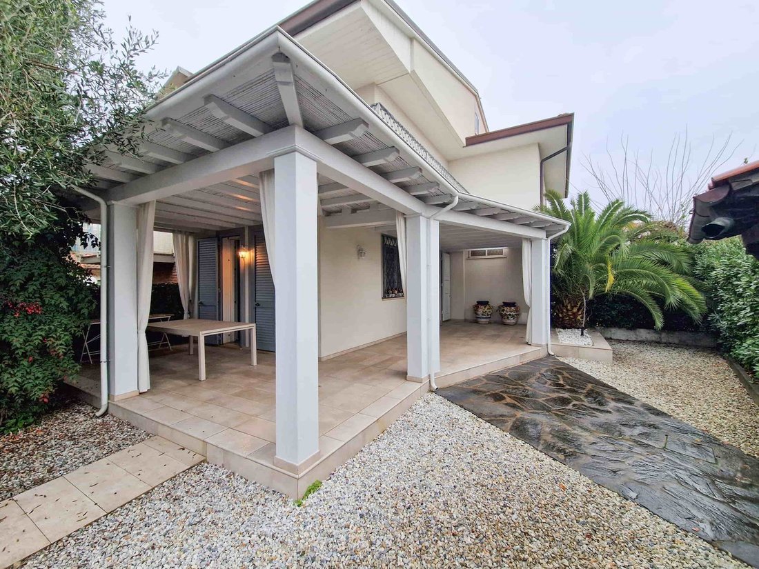 House in Center, Forte dei Marmi, Tuscany 2 - 16837569