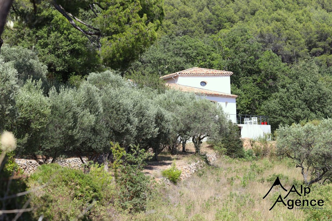 Villa in Centre Ville, Le Beausset, France 2 - 16834288