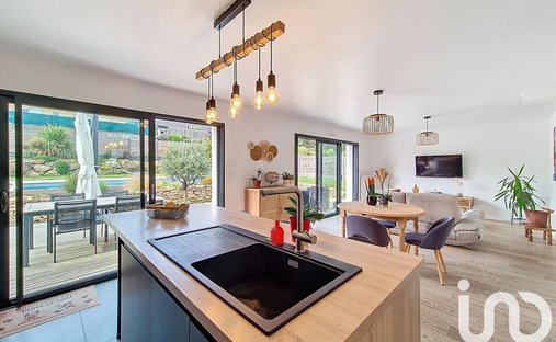 Castle for Sale in Guidel, Brittany, France