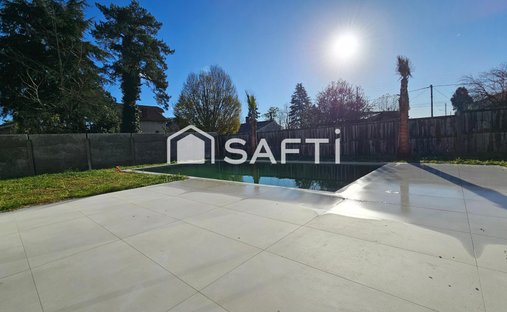 16th C Castle With Outbuildings, Perfectly Renovated