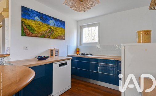 Castle for Sale in Plan-d'Aups-Sainte-Baume, Provence-Alpes-Côte d'Azur, France