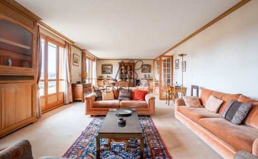 Château For Sale, 15 Rooms Le Vesinet 78110