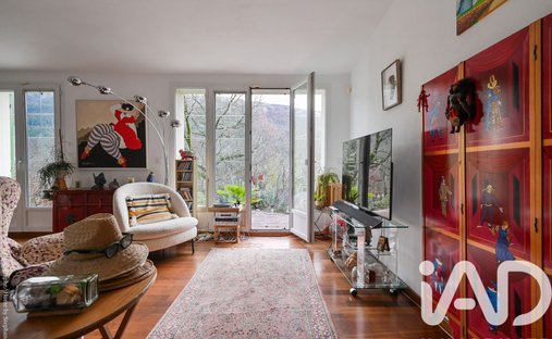 Castle for Sale in Plan-d'Aups-Sainte-Baume, Provence-Alpes-Côte d'Azur, France