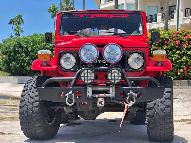 Suv in Glendale, United States 3 - 16834742