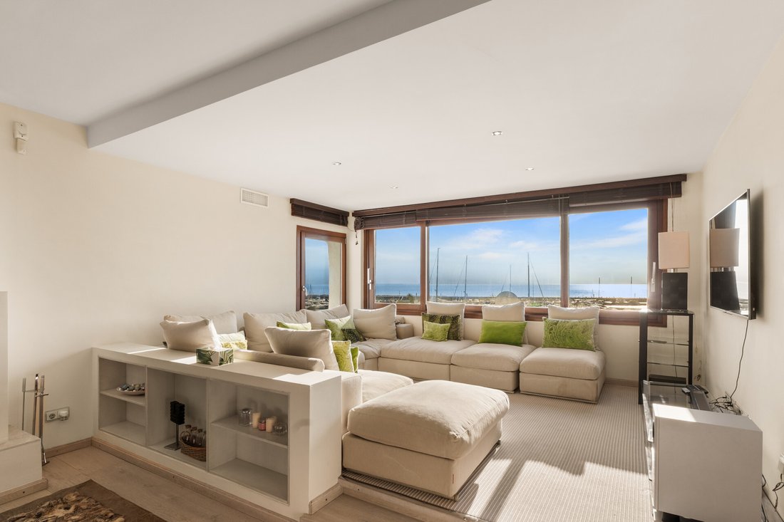 Apartment in Puerto Banus, Marbella, Spain 2 - 16831615