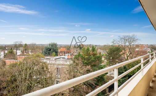 Château For Sale, 15 Rooms Le Vesinet 78110