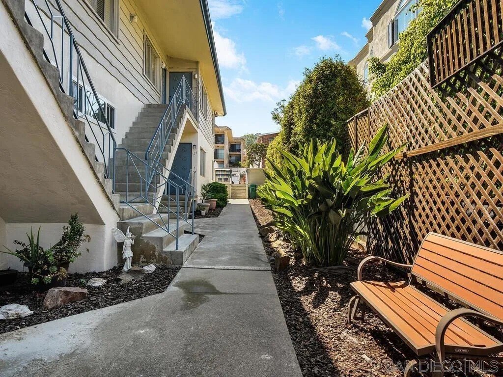 San Diego, California, United States 5 - 16835388