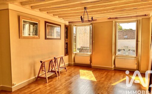 Rural Village Near Fontainebleau, 18 Th Century Estate And Dependencies Surrounded By A 3.8 Hectare P