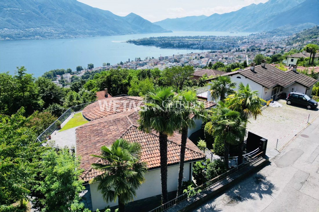 Villa in Minusio, Ticino, Switzerland 2 - 16831563