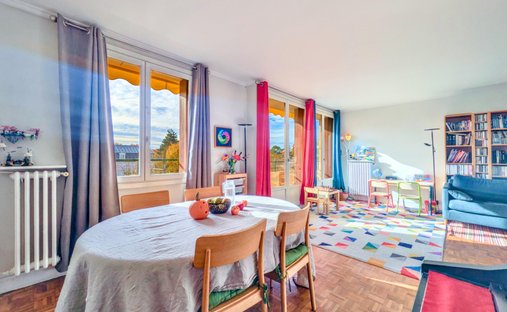 Château For Sale, 15 Rooms Le Vesinet 78110