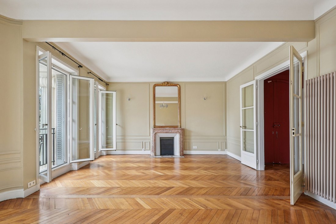 Apartment in Saint Germain des Prés, Paris 6e Arrondissement, Paris 1 - 16836950