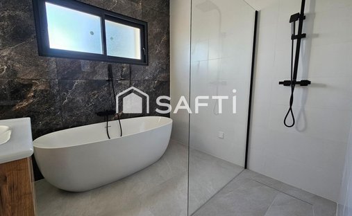 16th C Castle With Outbuildings, Perfectly Renovated