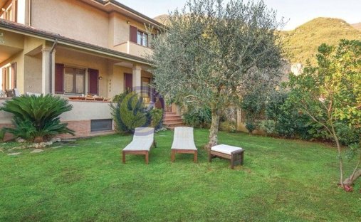 Villa à Camaiore, Toscane, Italie 1