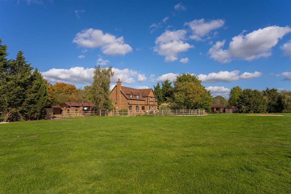 House in St Albans, England 2 - 16832889
