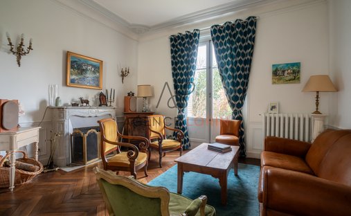 Château For Sale, 15 Rooms Le Vesinet 78110