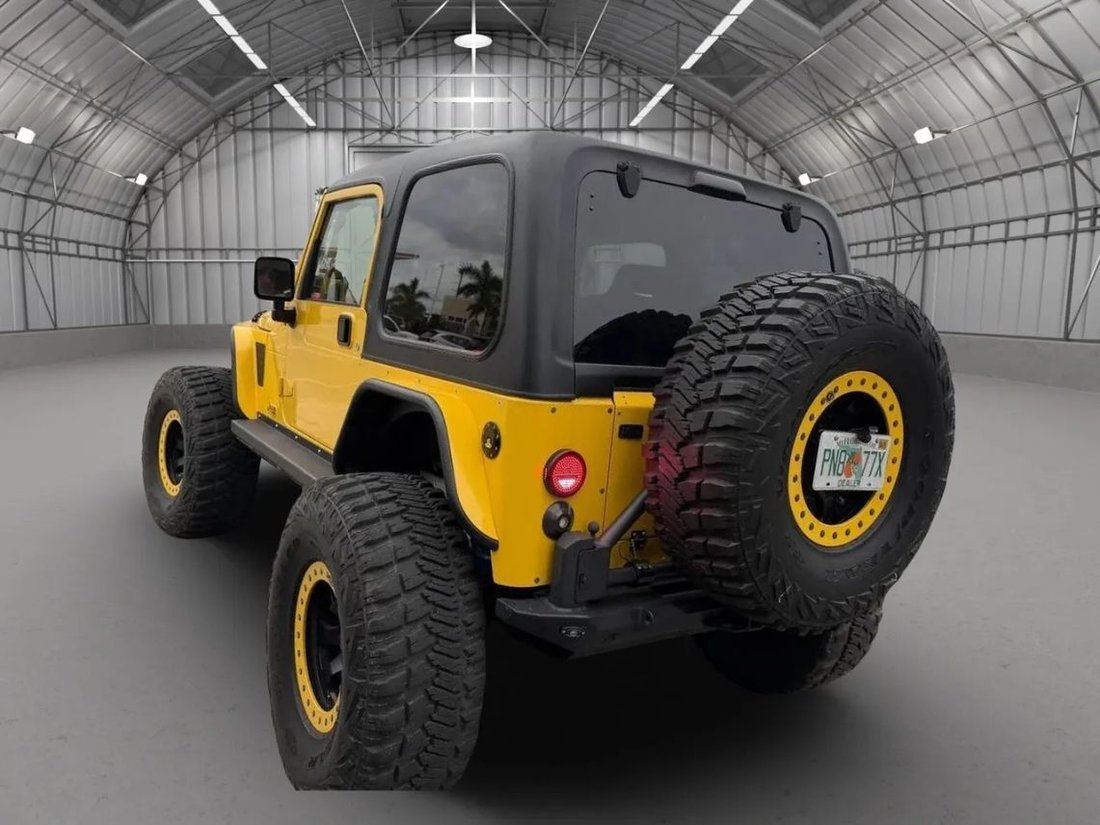 Suv in Hollywood, FL, United States 4 - 16840114