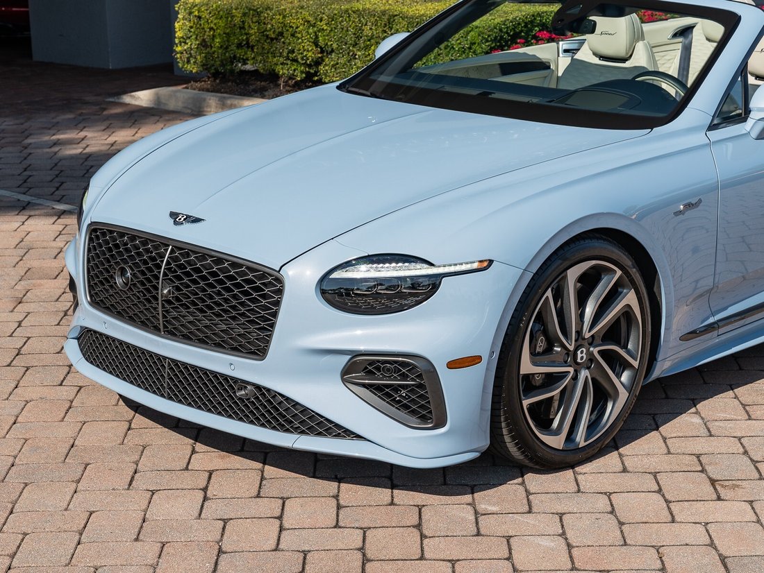 Cabriolet in Naples, FL 5 - 16831202