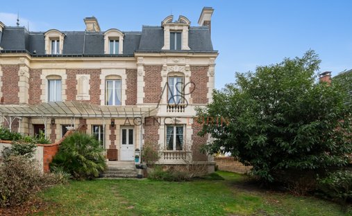 Château For Sale, 15 Rooms Le Vesinet 78110