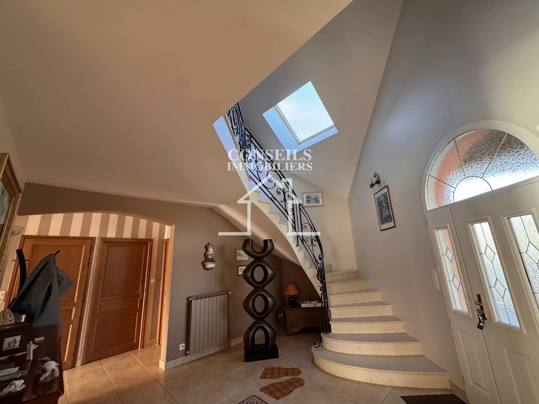Estate in Saint-Julien-du-Sault, Bourgogne – Franche-Comté, France 4 - 16833106