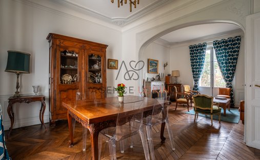 Château For Sale, 15 Rooms Le Vesinet 78110