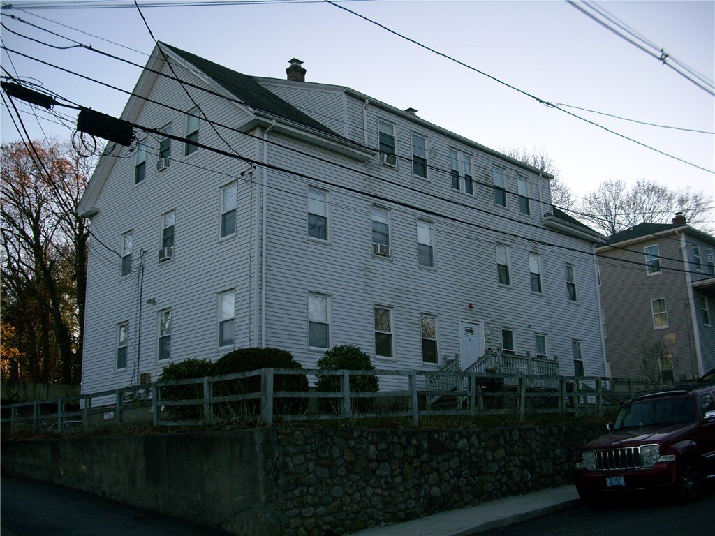 West Warwick, Rhode Island, United States 1 - 16830645