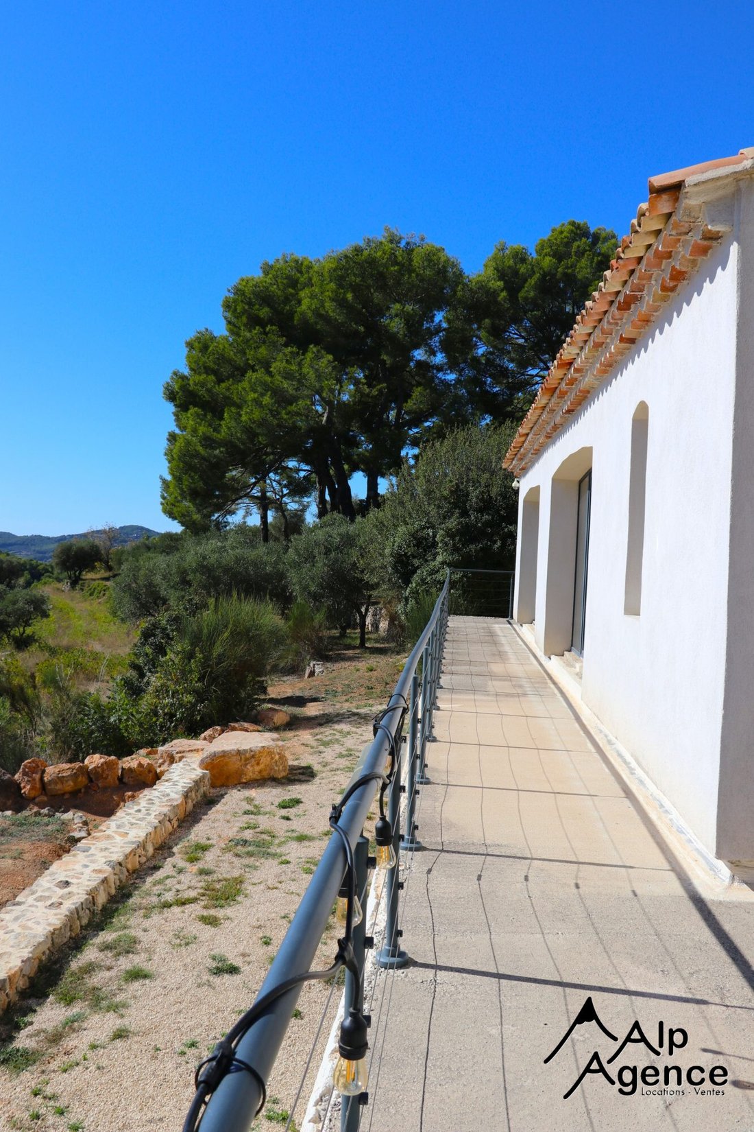 Villa in Centre Ville, Le Beausset, France 3 - 16834288