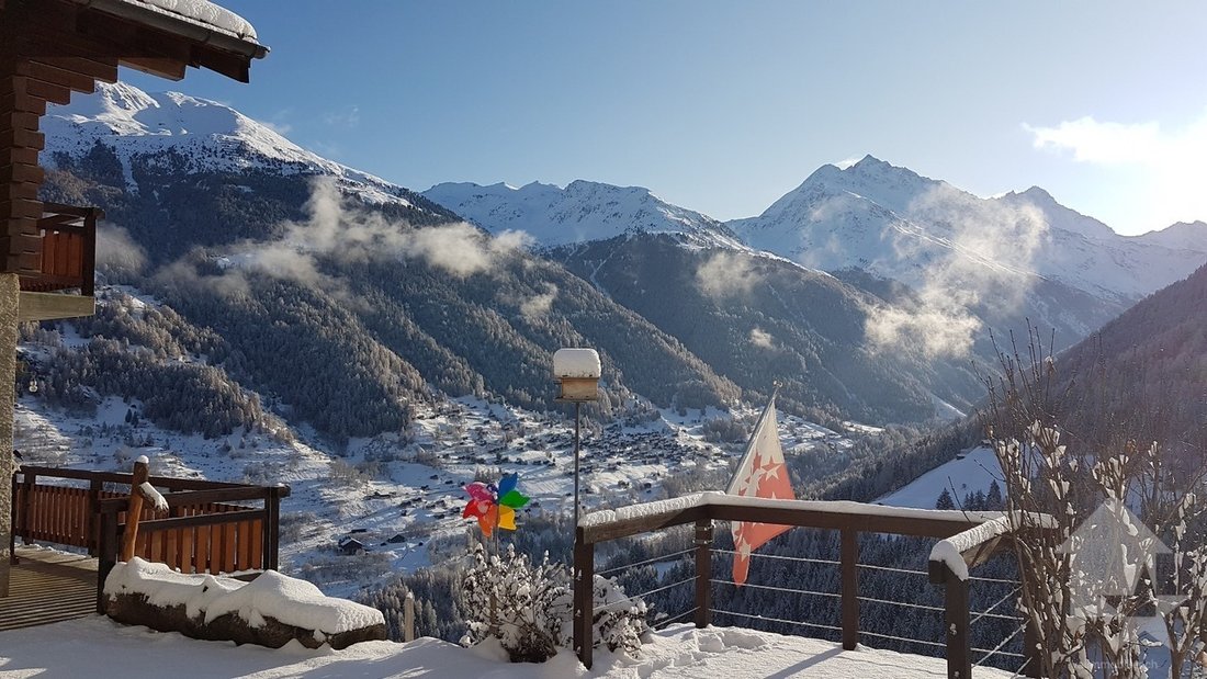 Beautiful Chalet With 2 Outdoor Parking Spaces