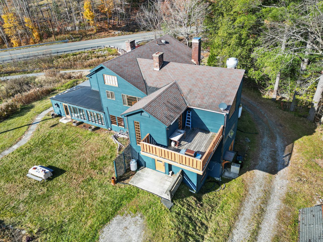 House in Lanesborough, Massachusetts, United States 2 - 16832086