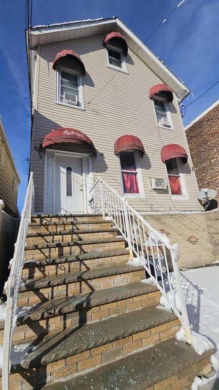 House in Guttenberg, New Jersey, United States 1 - 16832338
