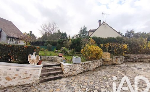 Castle for Sale in Maincy, Île-de-France, France - 3