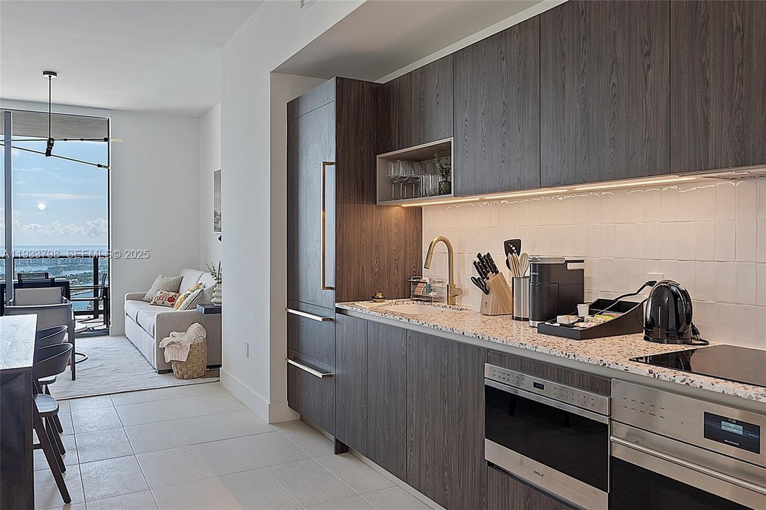 Condo in Miami, Florida, United States 4 - 16837826