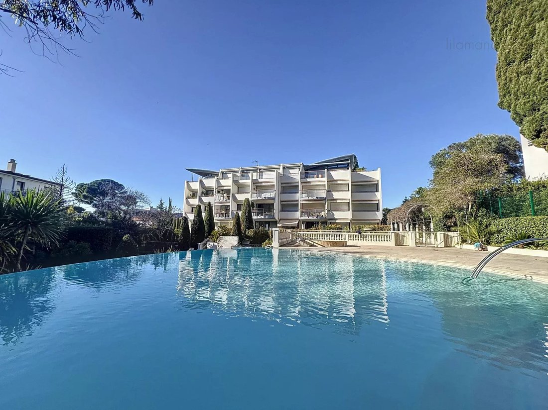 Apartment in Camp Long, Cannes, France 3 - 16831353