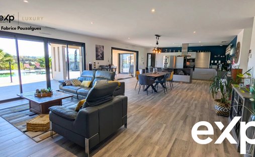 16th C Castle With Outbuildings, Perfectly Renovated