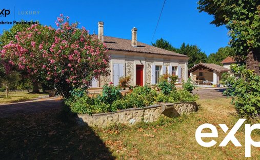 Castle for Sale in Fargues-Saint-Hilaire, Nouvelle-Aquitaine, France - 3