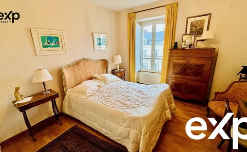 Castle for Sale in Laval, Pays de la Loire, France