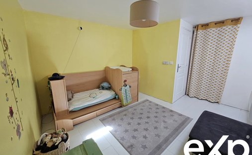 Rural Village Near Fontainebleau, 18 Th Century Estate And Dependencies Surrounded By A 3.8 Hectare P