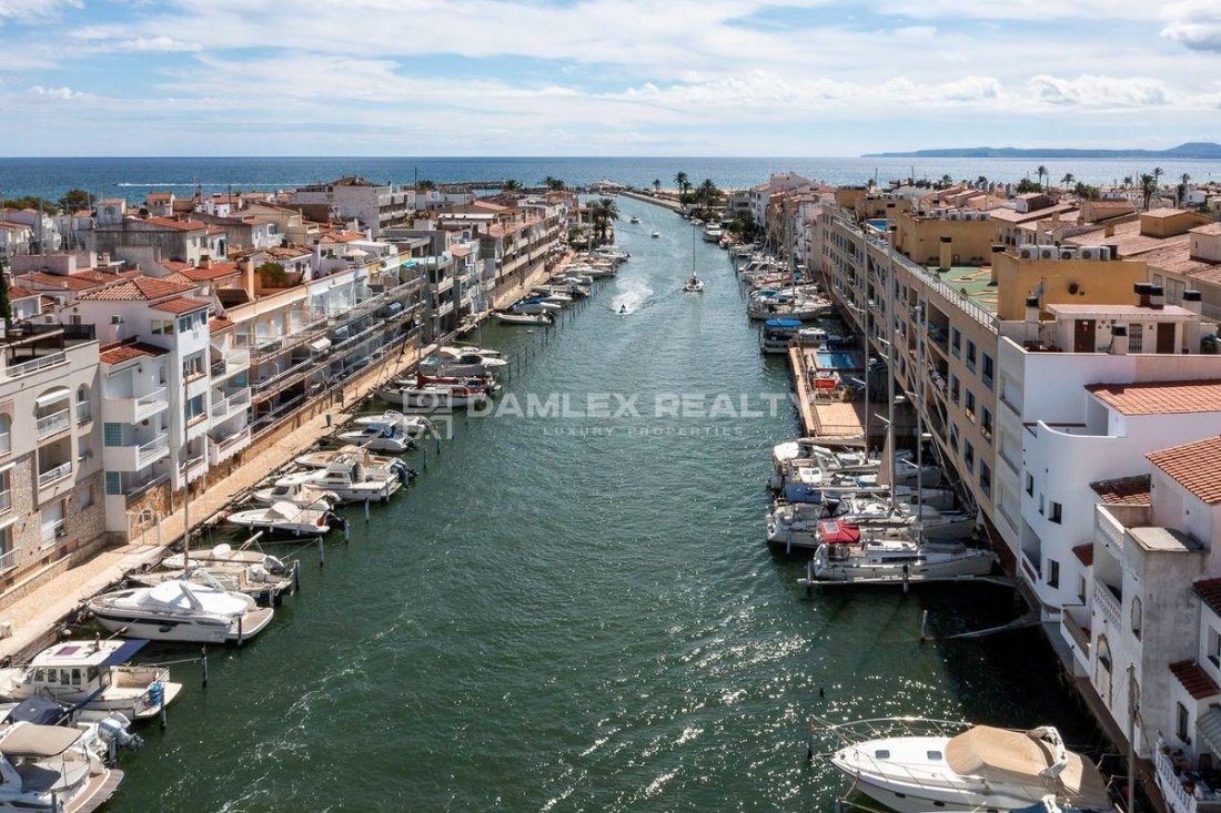 House in Empuriabrava, Catalonia, Spain 3 - 16840493