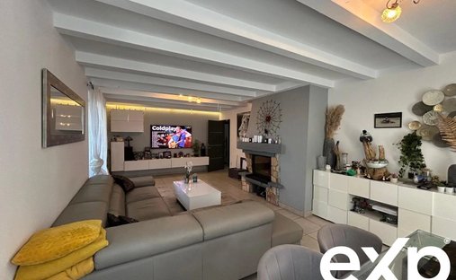 Castle for Sale in Bons-en-Chablais, Auvergne-Rhône-Alpes, France