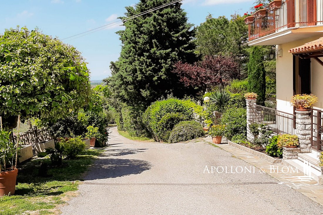 Villa in Panicale, Umbria, Italy 2 - 16837587