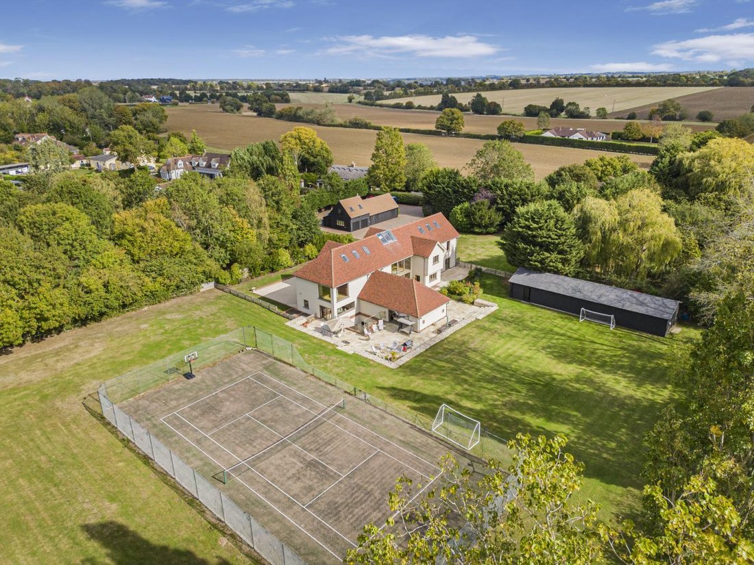 House in Lindsell, England 4 - 16838603