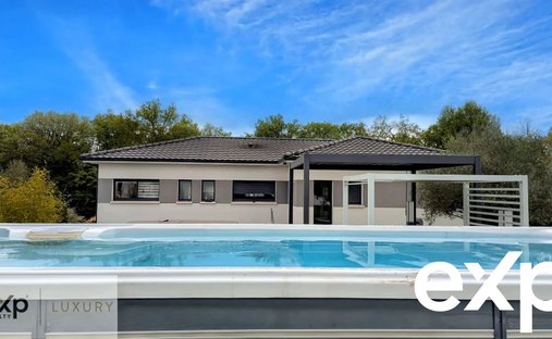 Castle for Sale in Périgueux, Nouvelle-Aquitaine, France