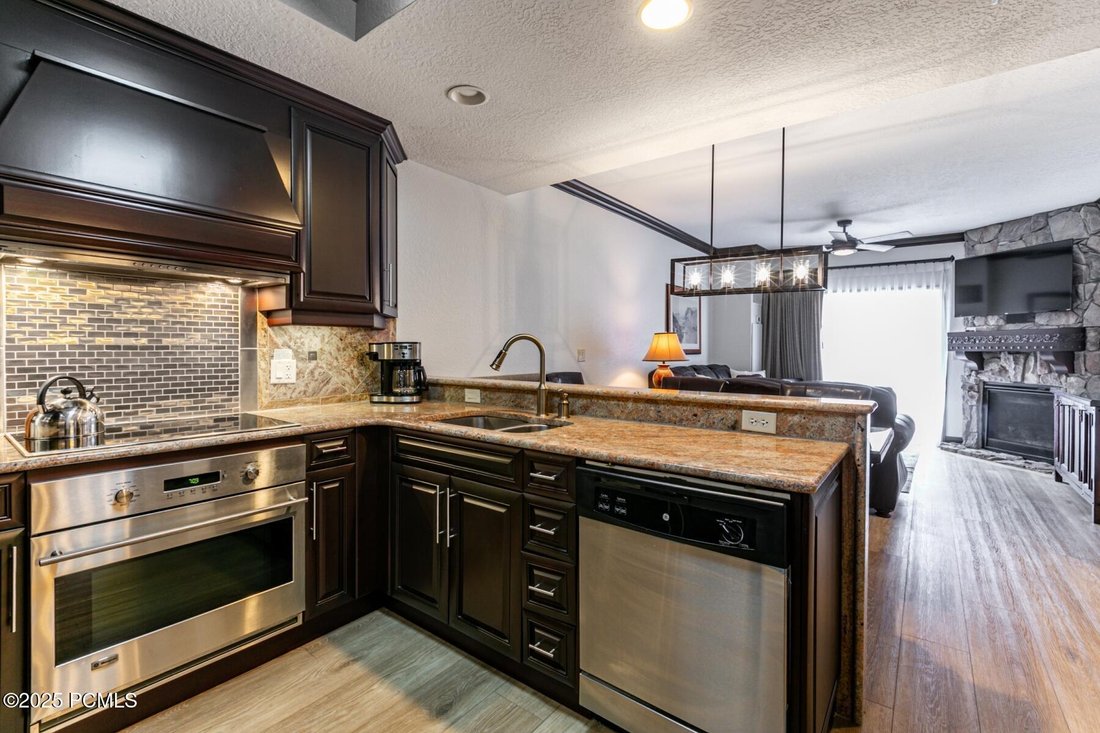 Condo in Park City, Utah, United States 2 - 16830276