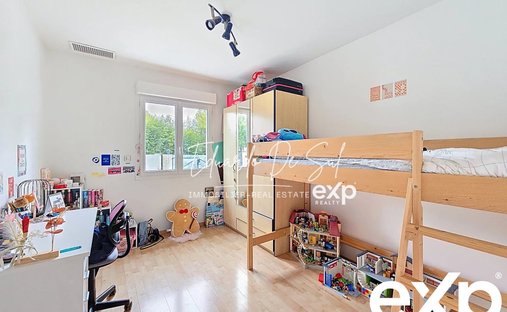 Castle for Sale in Mérignac, Nouvelle-Aquitaine, France