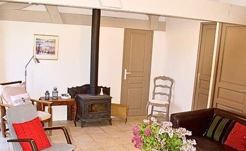 The Noble Chartreuse With Swimming Pool And Pigeoneer