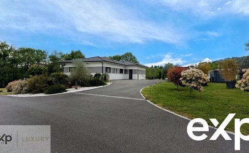 Castle for Sale in Périgueux, Nouvelle-Aquitaine, France