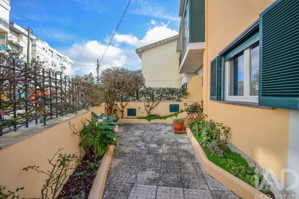 House in Algueirao-Mem Martins, Lisbon, Portugal 2 - 16838968